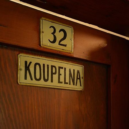 Dum Bratri Capku Ξενοδοχείο Budislav  Εξωτερικό φωτογραφία